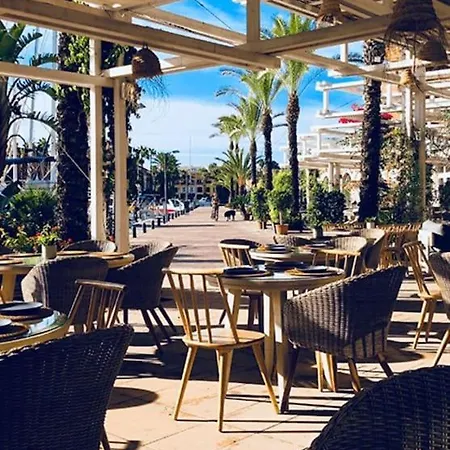 Beautiful Penthouse Overlooking Marina Channels Sotogrande Exterior photo