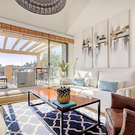Beautiful Penthouse Overlooking Marina Channels Sotogrande Exterior photo