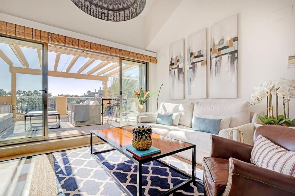 Appartement Beautiful Penthouse Overlooking Marina Channels Sotogrande