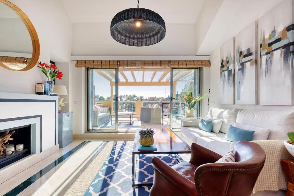 Appartement Beautiful Penthouse Overlooking Marina Channels Sotogrande